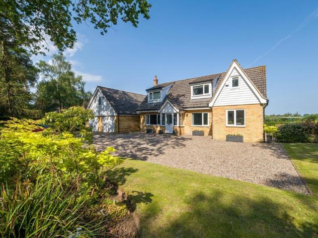 3 bedroom chalet for sale