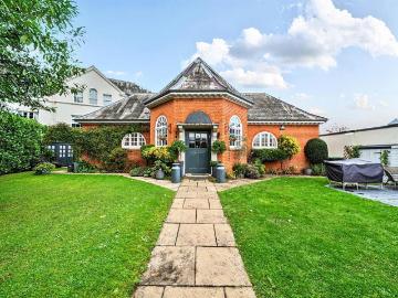 3 bedroom chalet for sale