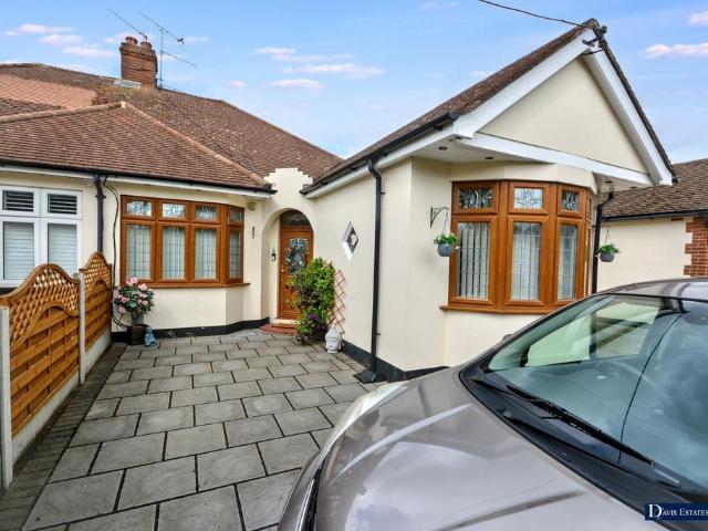 3 bedroom chalet for sale