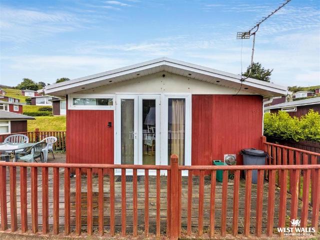 3 bedroom chalet for sale