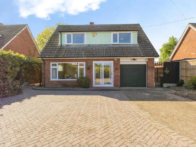 3 bedroom chalet for sale