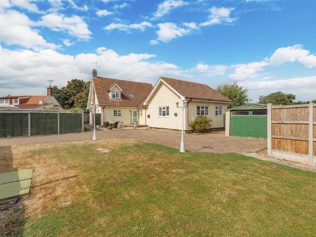 3 bedroom chalet for sale