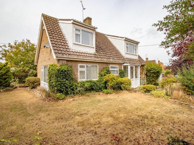 3 bedroom chalet for sale