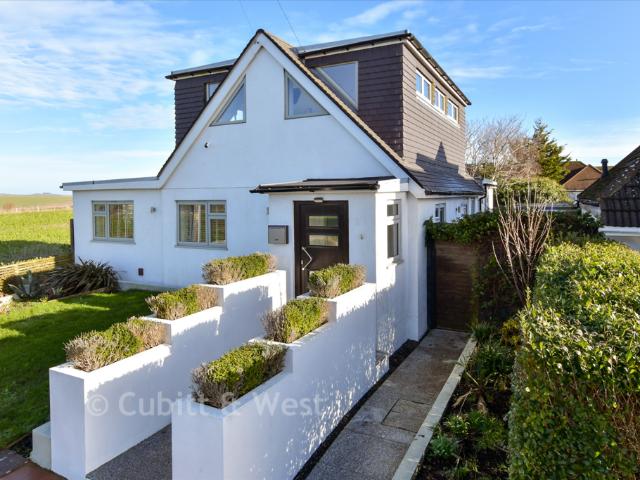 3 bedroom chalet for sale