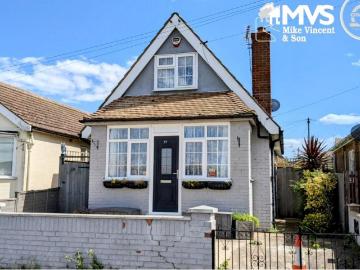 3 bedroom chalet for sale