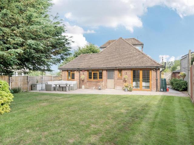 3 bedroom chalet for sale
