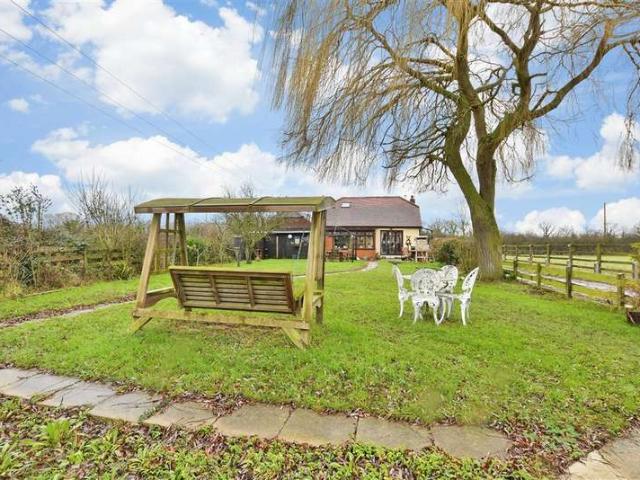 3 Bedroom Chalet House