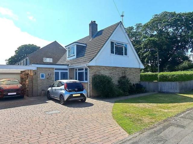 3 Bedroom Chalet House