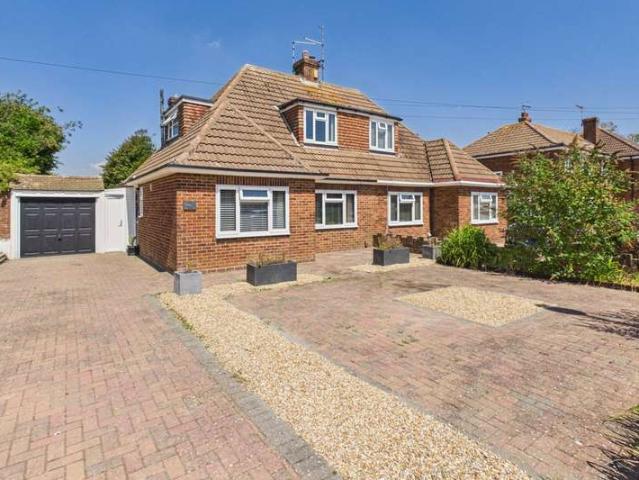3 Bedroom Chalet House