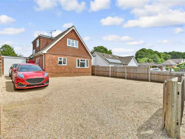 3 Bedroom Chalet House