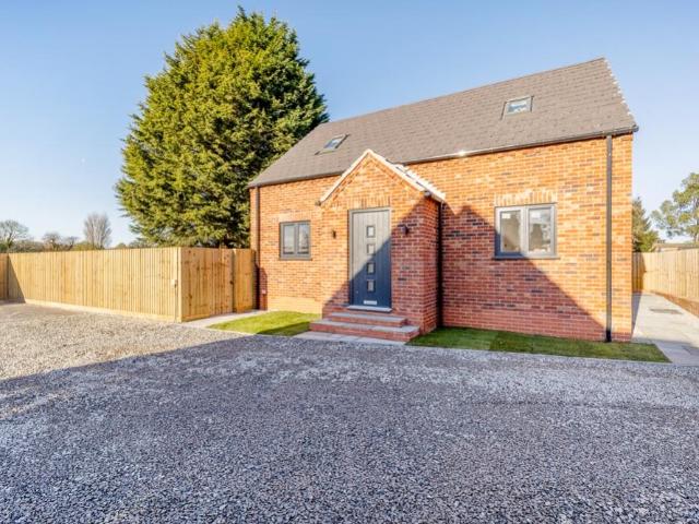 3 bedroom detached house to rent