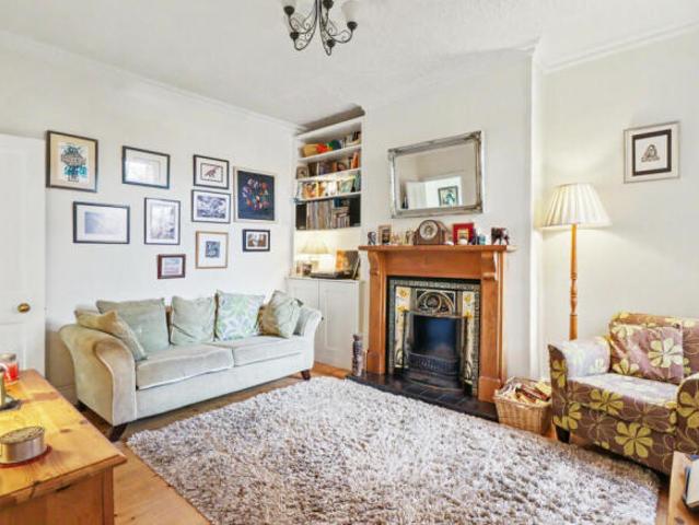 3 bedroom character property for sale in Cambridge Street, Milton Keynes, MK12