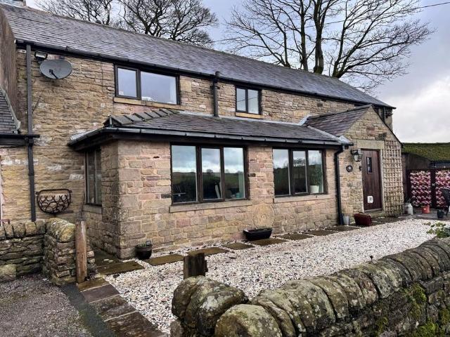 3 bedroom link detached house for sale