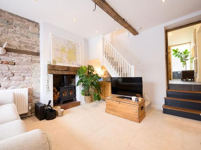 3 bedroom character property to rent