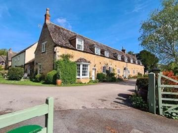 3 Bedroom Character Property To Rent In Over 's @ Tixover Grange, Nr Stamford, PE9