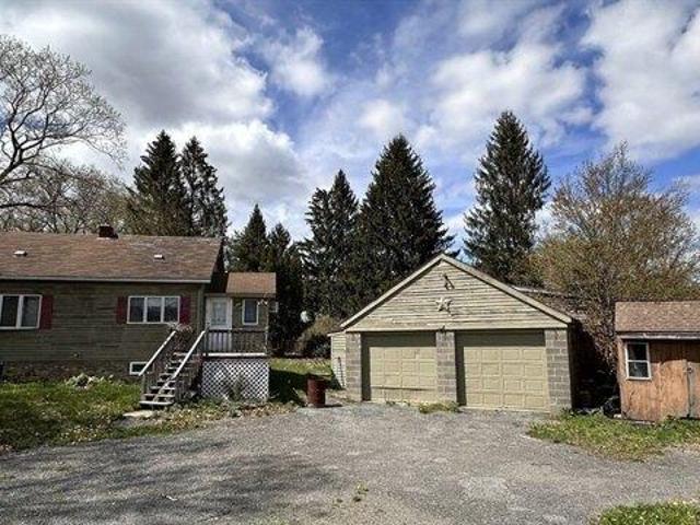 3 bedroom, Charlton MA 01507 105239417