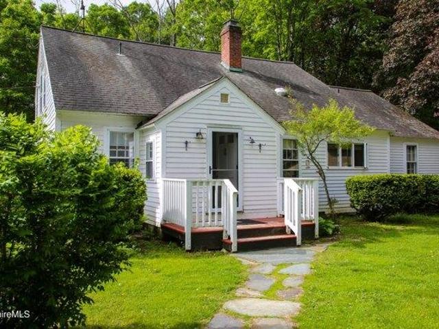 3 bedroom, Charlemont MA 01339 105352868