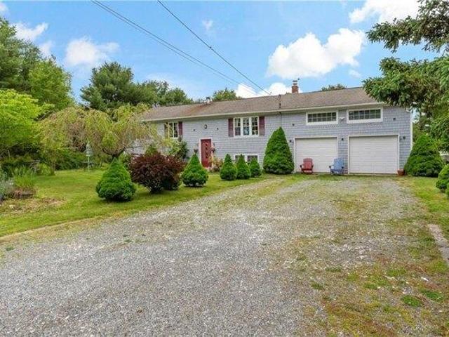 3 bedroom, Charlestown RI 02813 105696243