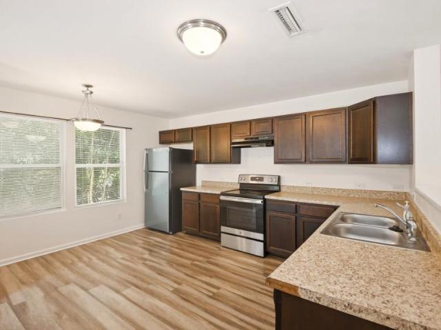 3 bedroom, Charlotte NC 28216 104617388