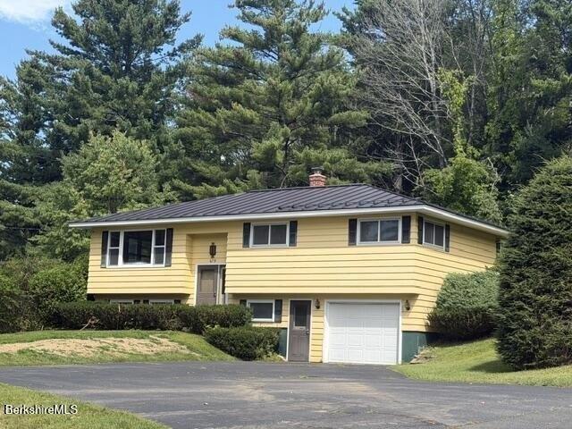 3 bedroom, Cheshire MA 01225 105383781