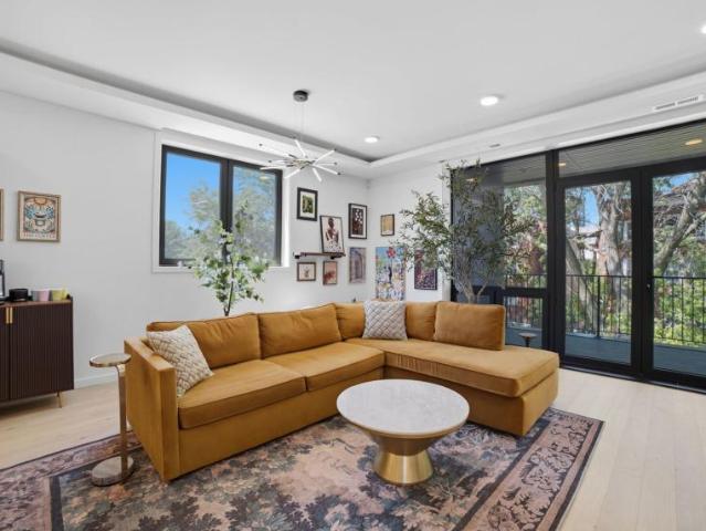 3 bedroom, Chicago IL 60640 LS104187122