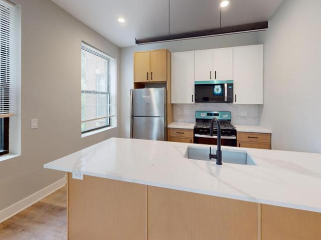 3 bedroom, Chicago IL 60647 LS103933207