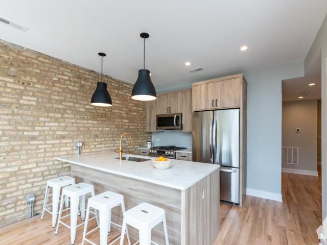 3 bedroom, Chicago IL 60647 LS96279876