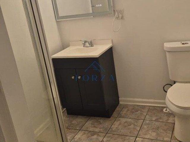 3 bedroom, Chicago IL 60649 105215679