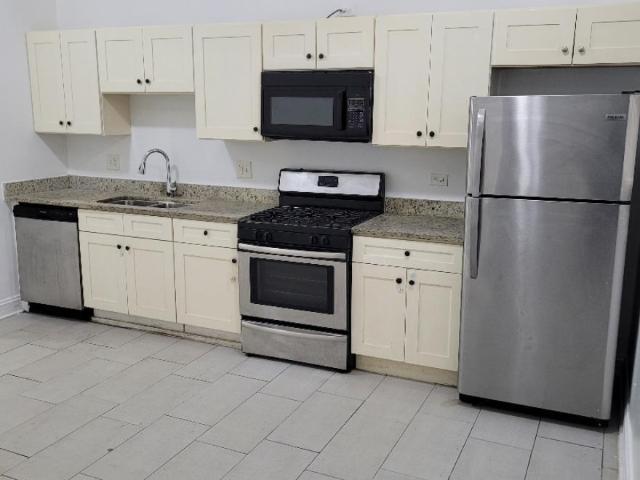 3 bedroom, Chicago IL 60649 106024899