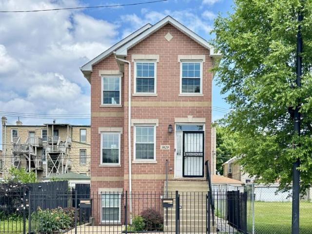 3 bedroom, Chicago IL 60653 105349463