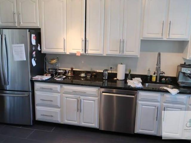3 bedroom, Chicago IL 60657 96296494