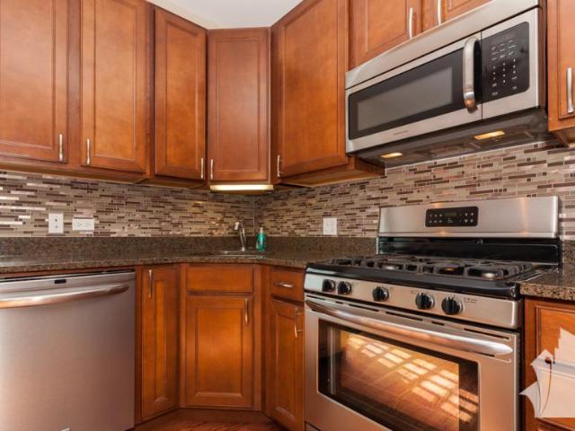 3 bedroom, Chicago IL 60657 104614874