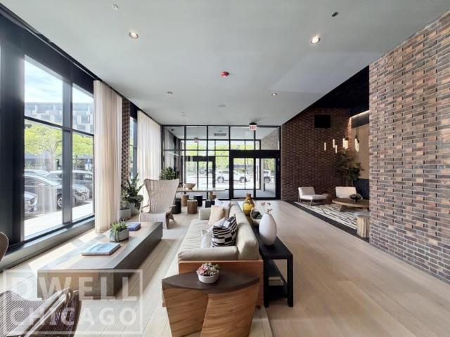 3 bedroom, Chicago IL 60607 103492801