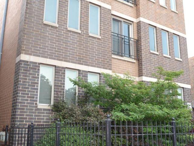 3 bedroom, Chicago IL 60608 104439894