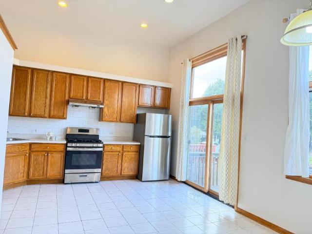 3 bedroom, Chicago IL 60608 LS105325043