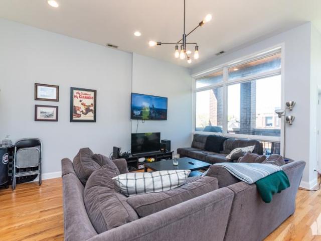 3 bedroom, Chicago IL 60613 103033040