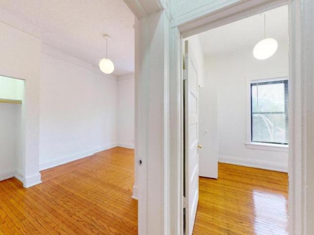 3 bedroom, Chicago IL 60615 105840675