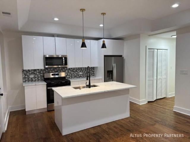 3 bedroom, Chicago IL 60615 LS102513740