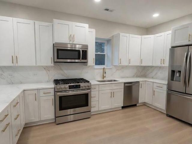3 bedroom, Chicago IL 60618 104862696