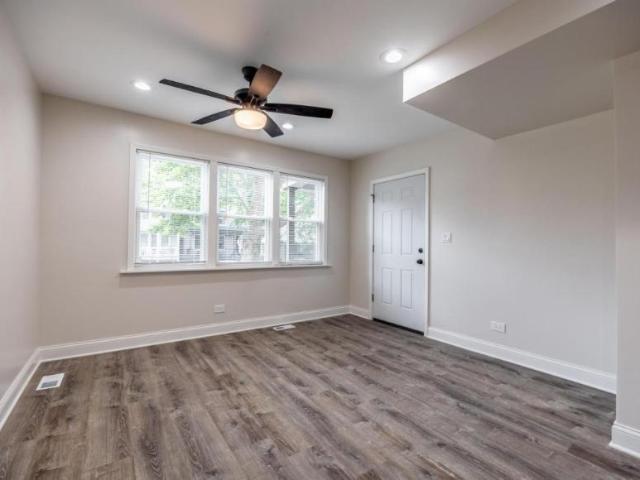3 bedroom, Chicago IL 60618 105734649