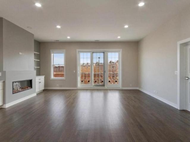 3 bedroom, Chicago IL 60618 105920718