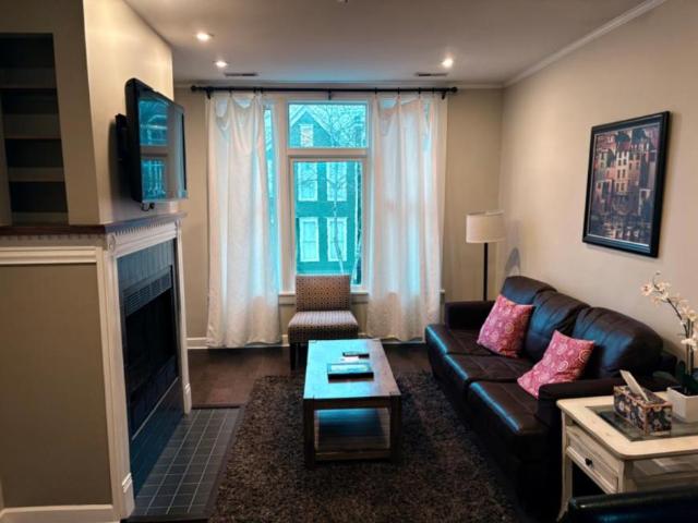 3 bedroom, Chicago IL 60618 105183002