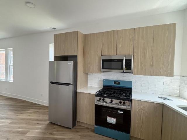 3 bedroom, Chicago IL 60621 105734120