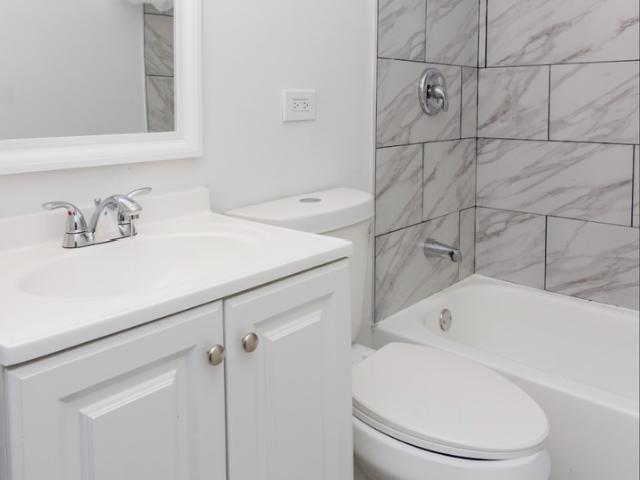 3 bedroom, Chicago IL 60624 95881222