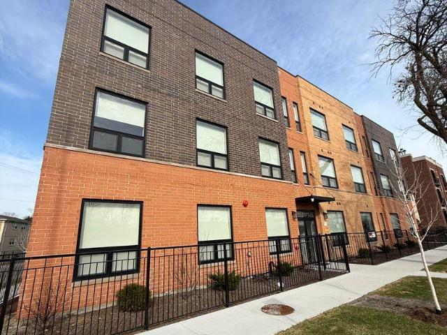 3 bedroom, Chicago IL 60630 LS105007231