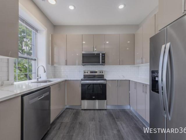 3 bedroom, Chicago IL 60637 105297732