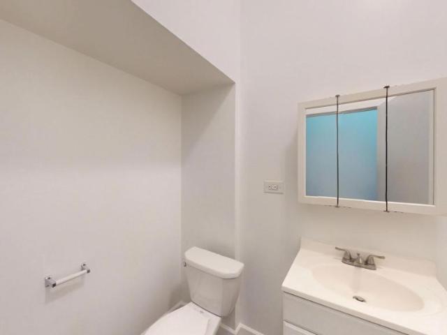 3 bedroom, Chicago IL 60637 105336436