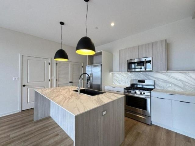3 bedroom, Chicago IL 60634 105669535