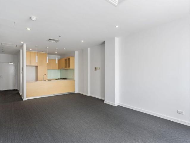 3 Bedroom City Apartment + Study + 1 car park