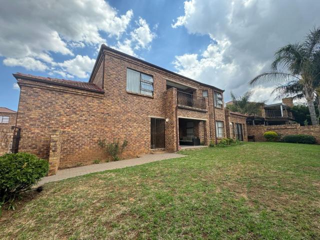 3 Bedroom cluster to rent in North Riding, Randburg